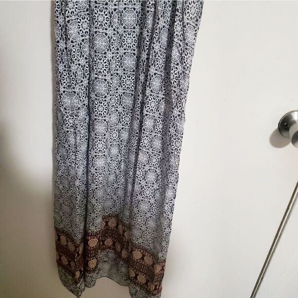 Dress - Picture 4 of 7